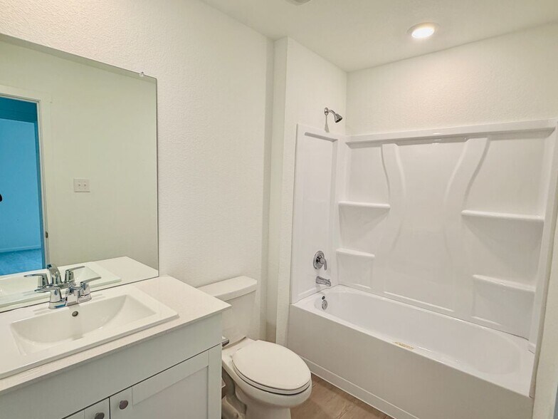 Building Photo - 449 Jones Bch Ln