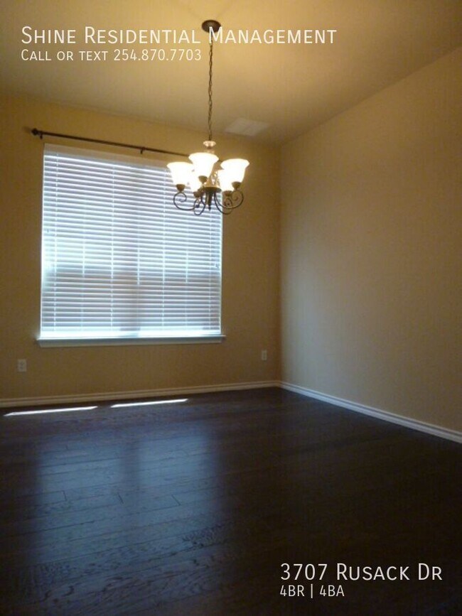 Building Photo - 3707 Rusack Dr