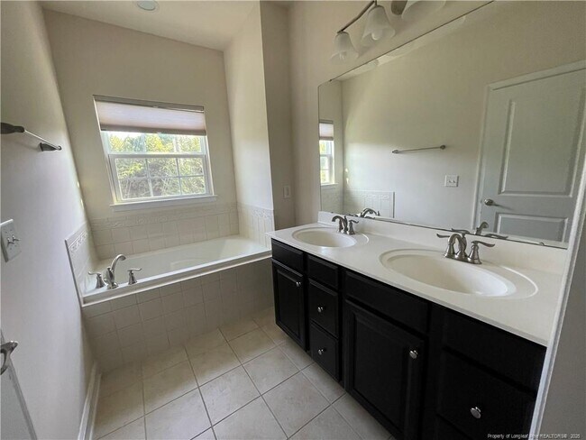 Building Photo - 1112 Boxcar Way