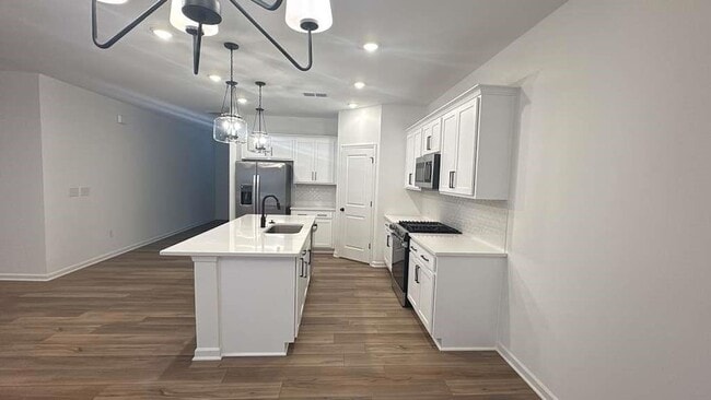 Building Photo - 320 Silverleaf Trl