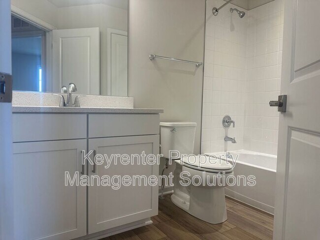 Building Photo - 121 Gibraltar Dr