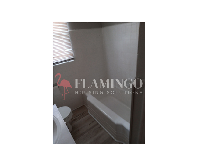 Building Photo - Comfortable 2-Bedroom Home with Garage & S...