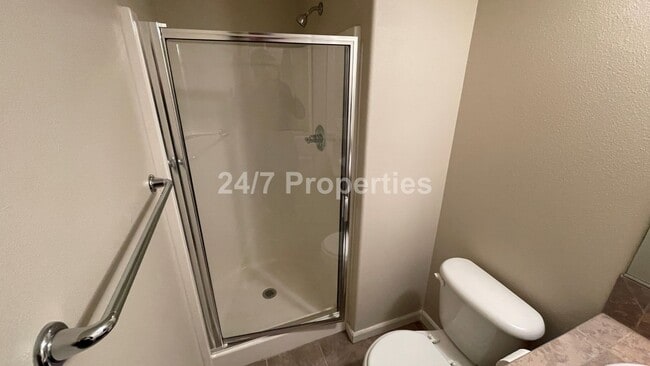 Building Photo - 1/2 off First Months Rent - Beautiful 3 BD...
