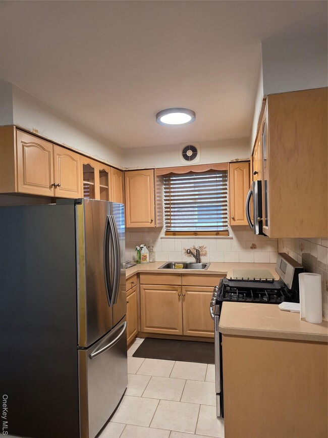 Building Photo - 2928 Wilson Ave