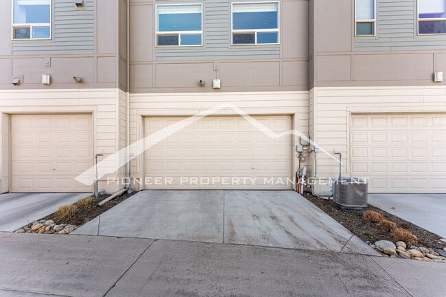 Building Photo - Beautiful Townhome with 2 Car Garage and Central A/C