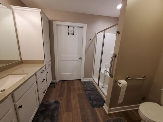 Building Photo - NEW CONSTRUCTION: 2 Bedroom 2 Full Bath Single Story in East Moline