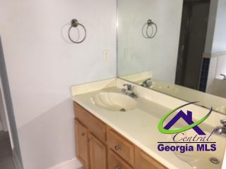 Building Photo - 215 Sedgebrooke Dr