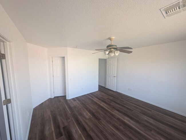 Building Photo - Great Northwest Tucson Area Location