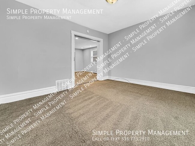 Building Photo - 1039 3rd St NW