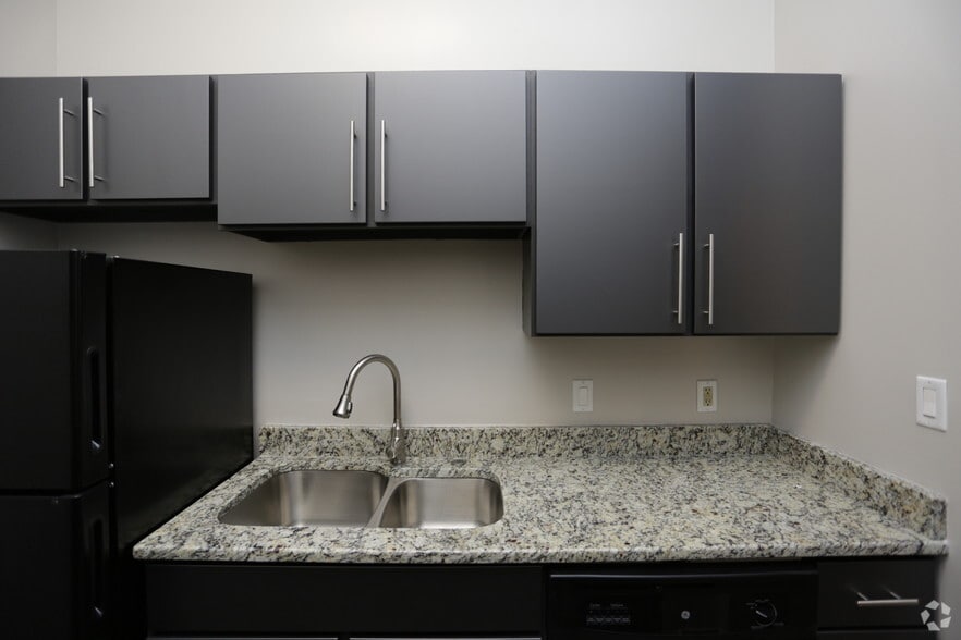 Askew kitchen - The Landings at River Market Loft & Apartm...