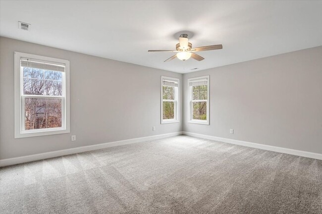 Building Photo - Charming 4 Bed, 3Bath in Clayton, NC