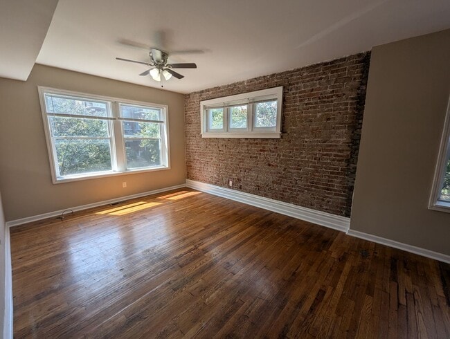 Building Photo - 3847 Russell Blvd