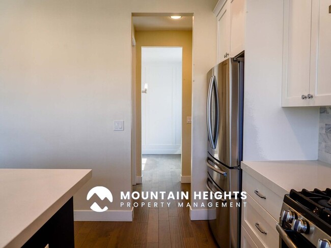 Building Photo - 2274 S 50 E