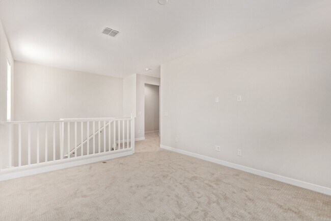 Building Photo - 4 Bedroom - Ready for you to Call It Home!!