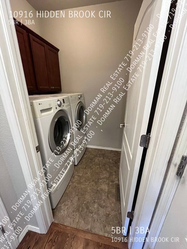 Building Photo - 10916 Hidden Brook Cir