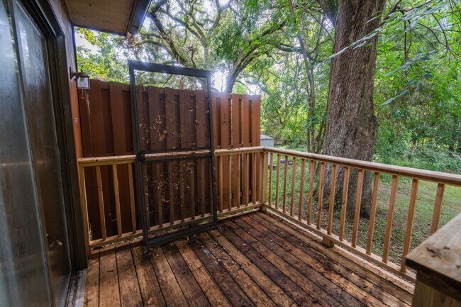 Building Photo - 2/1 Townhome in Twin Lakes