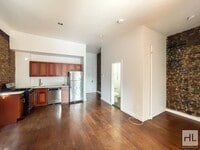 Building Photo - Spacious Crown Heights 2-Bed 1-Bath / Expo...