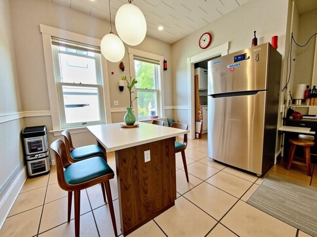 Building Photo - 3 bedroom in Boston MA 02130
