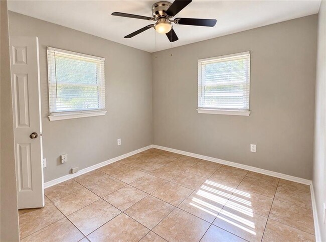 Building Photo - 6550 Athey Ct