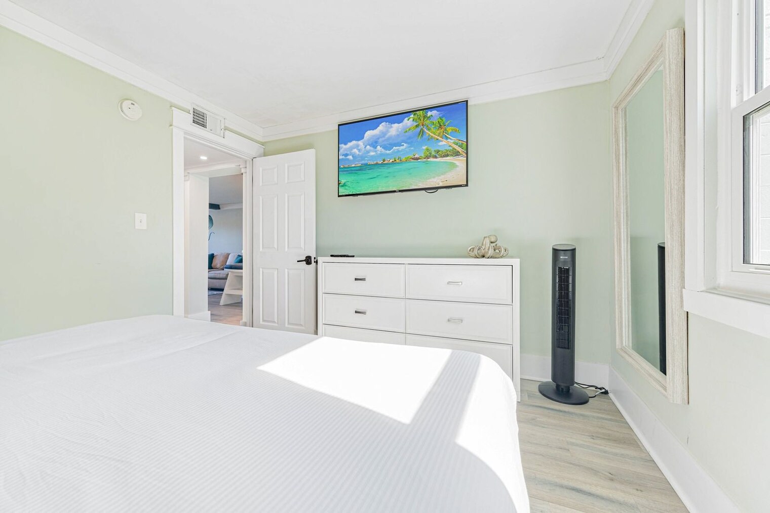 Building Photo - 885 Santa Rosa Blvd