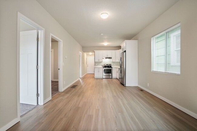 Building Photo - Recently Remodeled 3 Bedroom Home in Everett!
