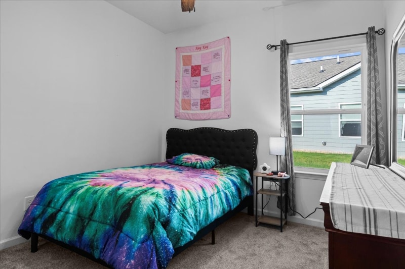 Building Photo - 1010 Village Ct