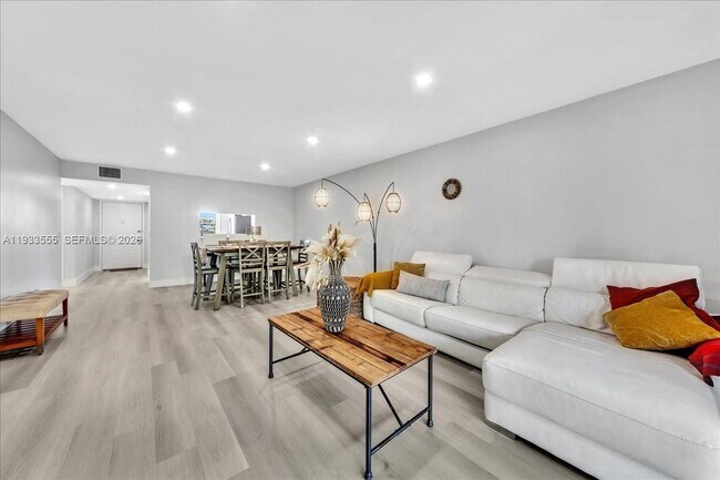 Building Photo - 13001 SW 11th Ct