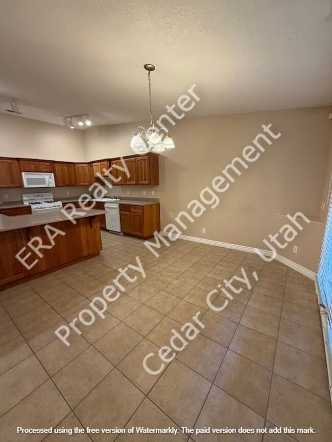 Building Photo - Move-In Discount - 3 Bedroom 2 bath in The Seasons