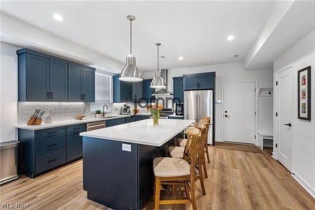 Building Photo - 12203 Ashbury Ave