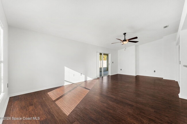 Building Photo - 4426 Four Lakes Dr