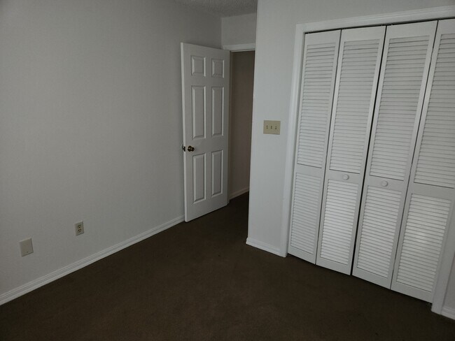 Building Photo - 6105 W 2nd Manor