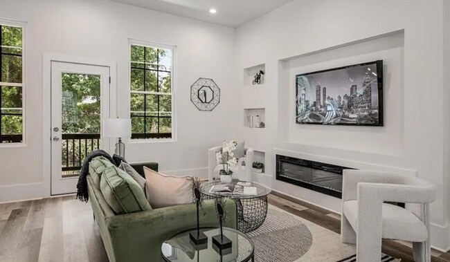 Building Photo - 3165 Dogwood Dr