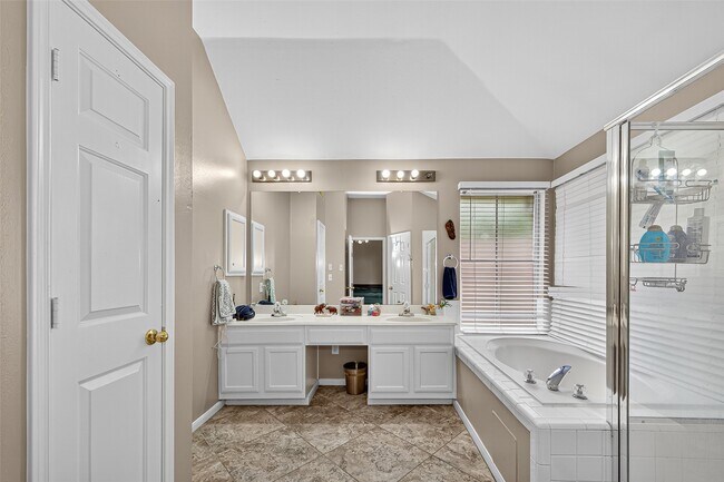 Building Photo - 14015 Loch Creek Ct