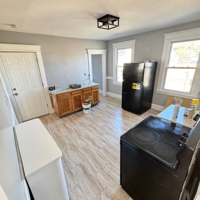 Building Photo - 1528 Dixwell Ave