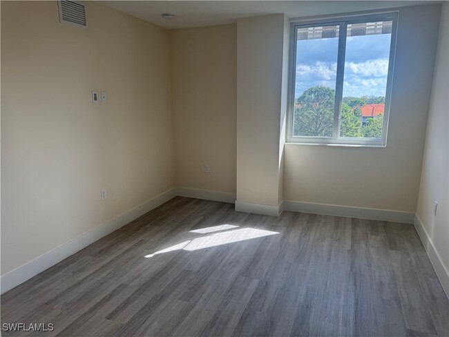 Building Photo - 26110 Rosewood Pointe Dr