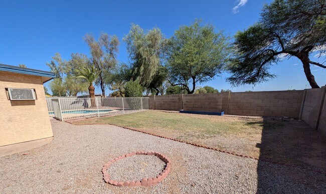Building Photo - 3 Bedroom Home in the Canyon Run at the Pr...