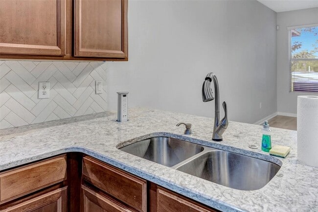 Building Photo - 6705 Holly Heath Dr