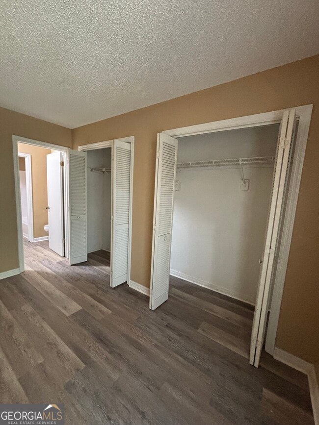 Building Photo - 207 Admiral's Walk Dr