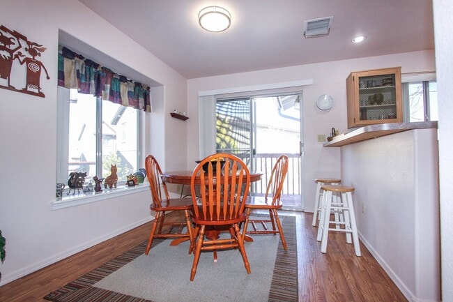 Building Photo - Partially Furnished 2 bedroom 2 bath condo