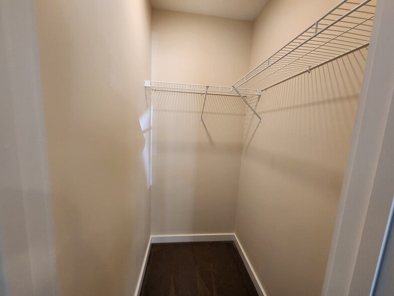 Building Photo - 73 Ivan Dr