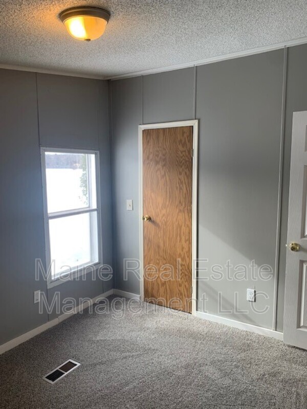 Building Photo - 35 Killdeer Dr