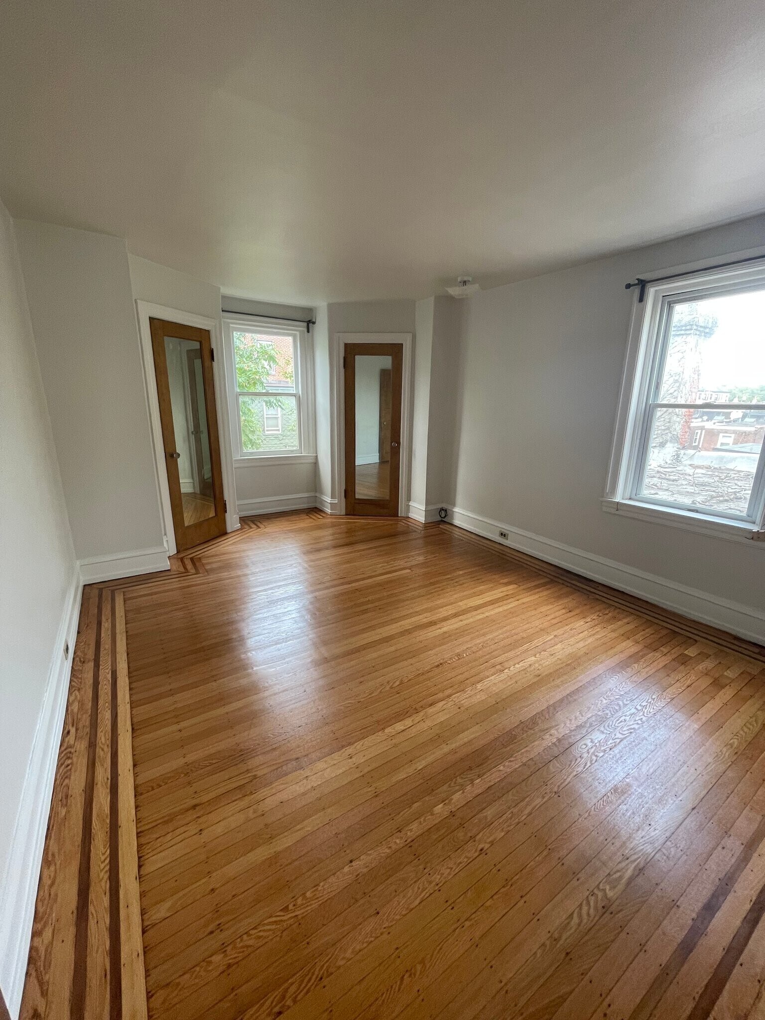 Building Photo - 266 S 46th St