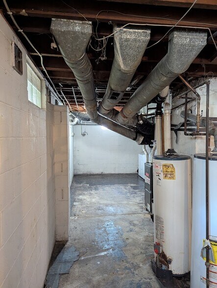 Building Photo - 4081 Clifton Ave