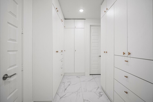 Building Photo - 20731 Via Santa Caterina Dr