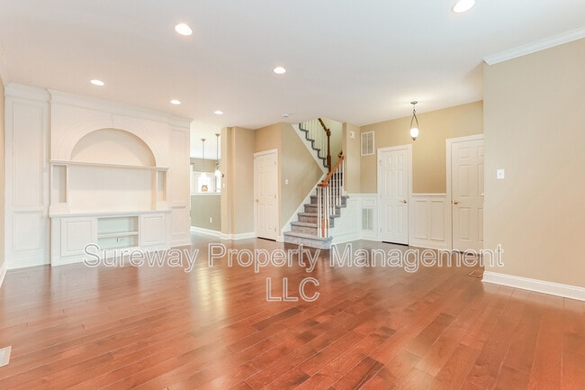 Building Photo - 53 Malsbury St