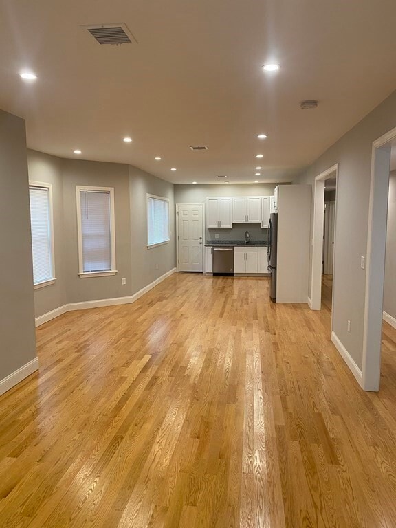 Building Photo - 226 Fellsway W