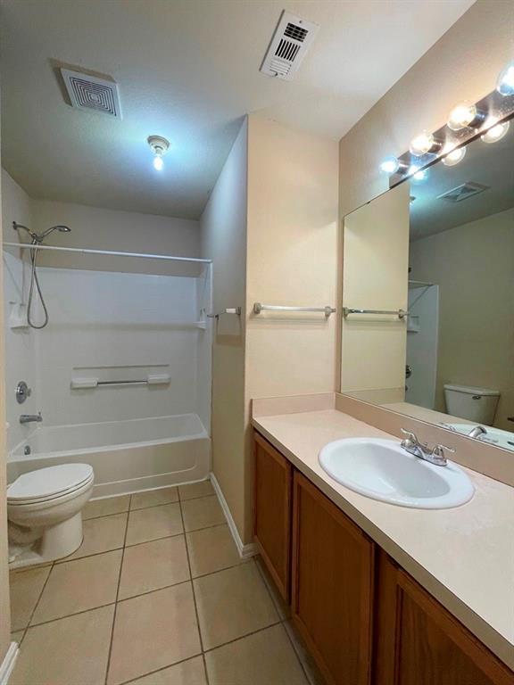 Building Photo - 376 Spruce Dr