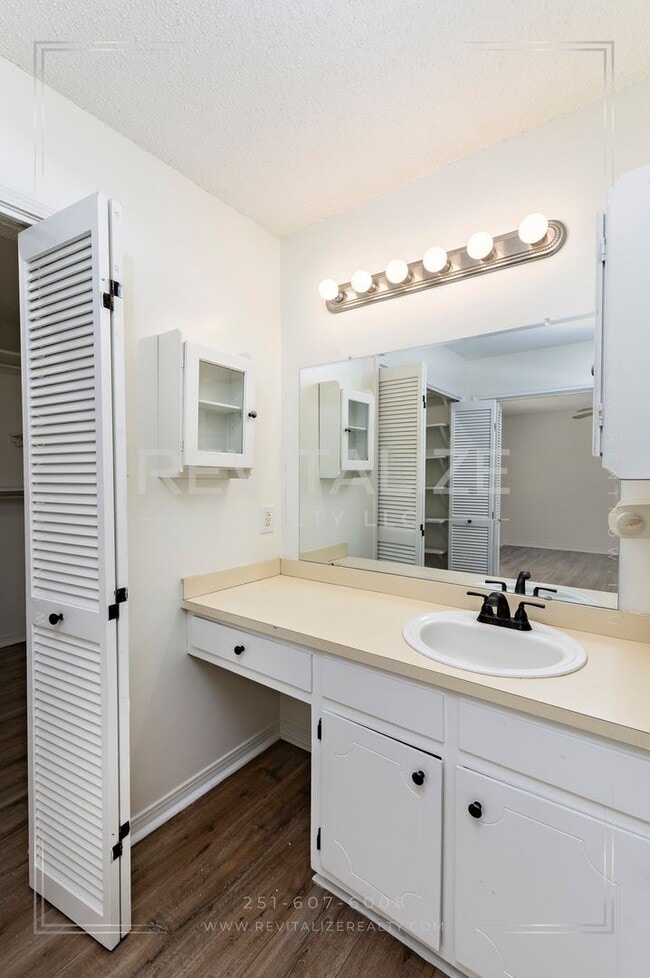 Building Photo - Beautifully Renovated 3 Bed 2 Bath Home in Theodore