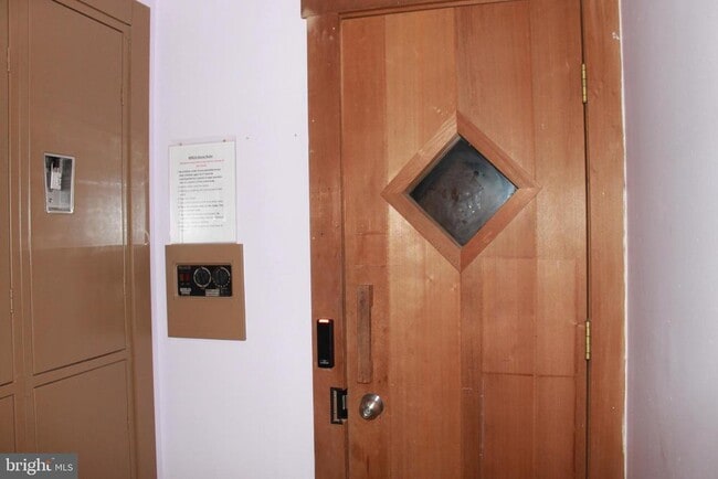 Building Photo - 5091 Beech Ct