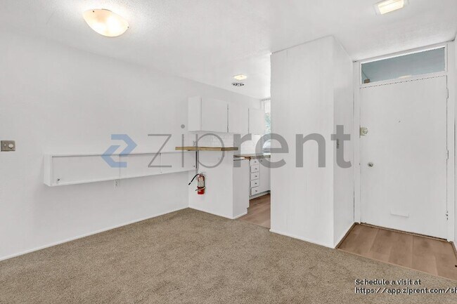 Building Photo - 2745 NW Pettygrove St